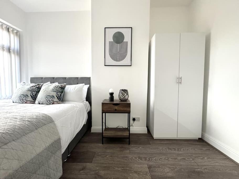 Stylish Home In York - Free Wifi & Parking - Close To Racecourse & City Centre Exterior photo