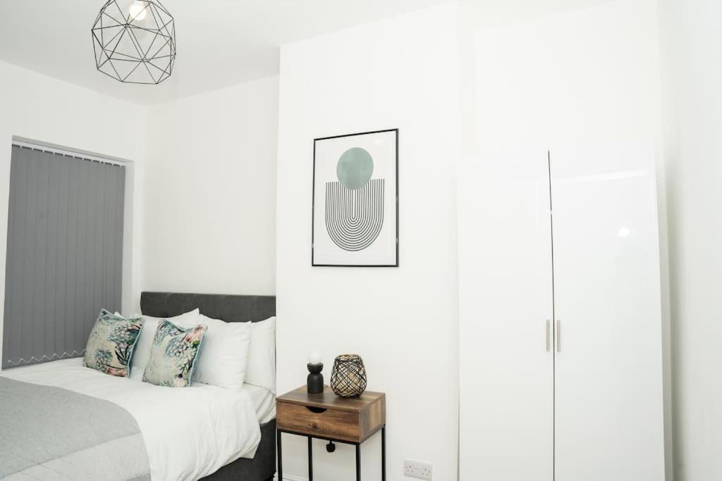Stylish Home In York - Free Wifi & Parking - Close To Racecourse & City Centre Exterior photo
