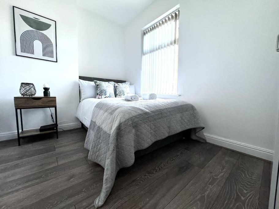 Stylish Home In York - Free Wifi & Parking - Close To Racecourse & City Centre Exterior photo