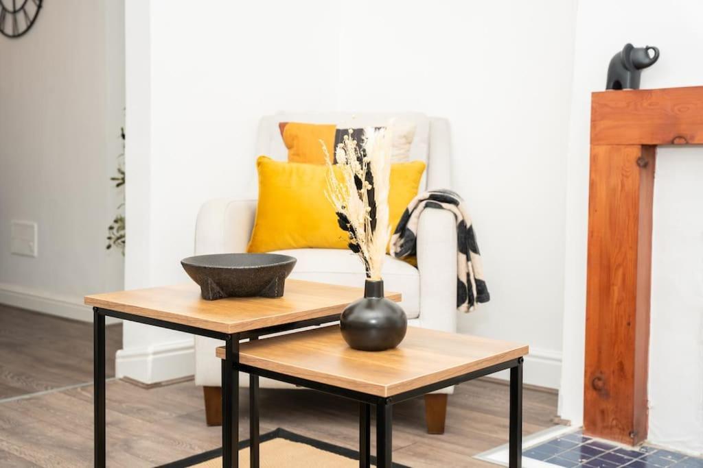 Stylish Home In York - Free Wifi & Parking - Close To Racecourse & City Centre Exterior photo